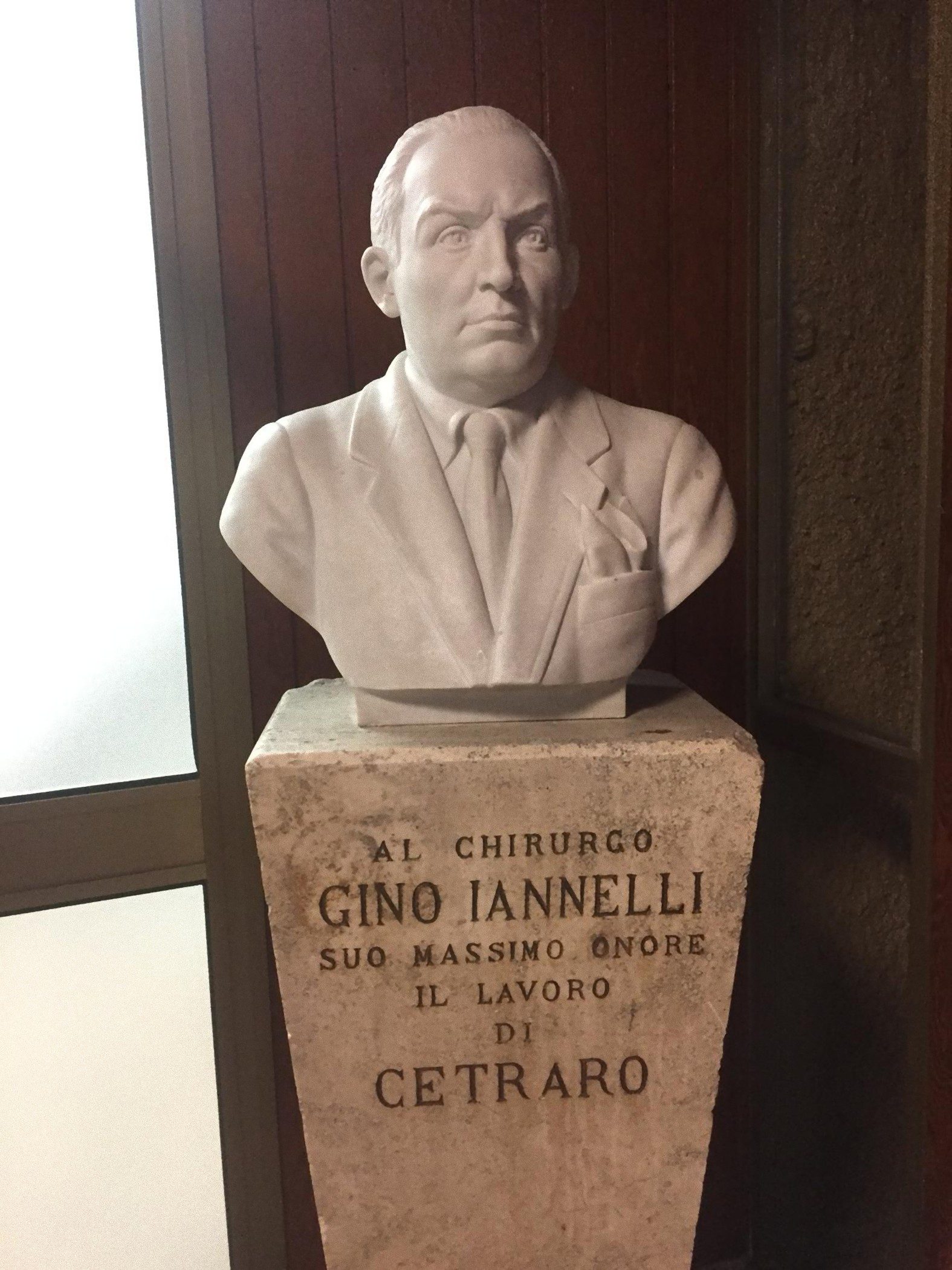Gino%20Iannelli%27s%20monument%2C%20Cetraro%20-03.JPG